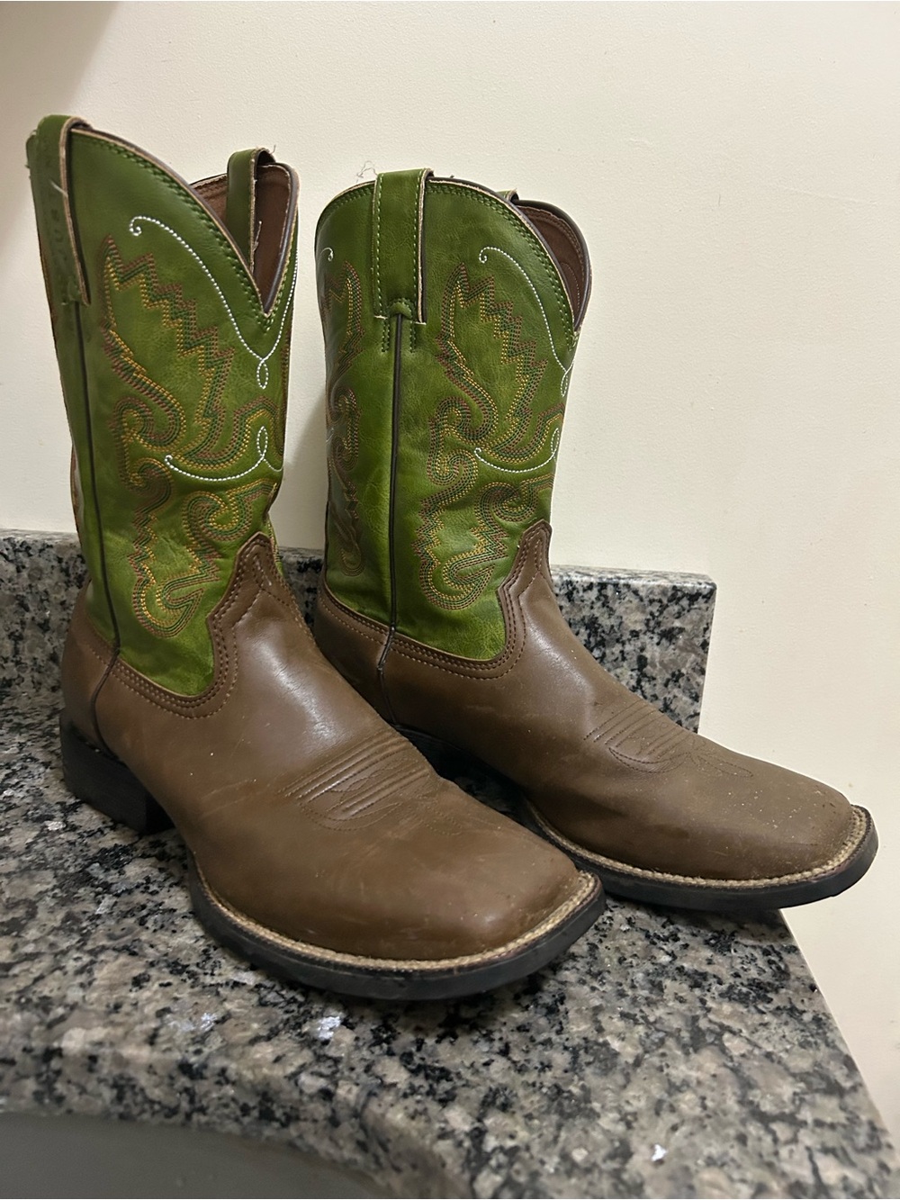 Excellent JUSTIN Farm & Ranch Men's Western Cowboy Boots 10 JB1117